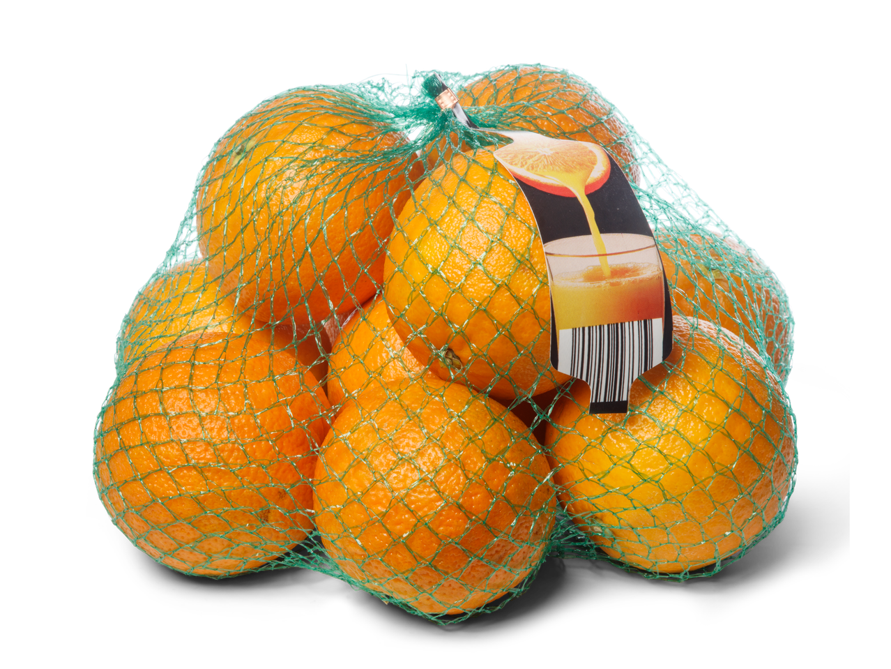 Sinaasappelen in een netzak, klaar om te persen.