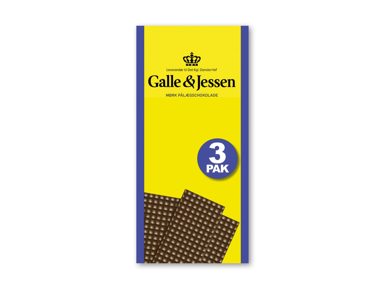 Mørk pålægschokolade i en 3-pakning med et kongeligt emblem.