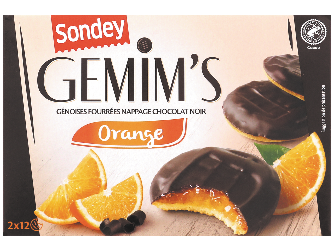 Génoises fourrées à l'orange et nappées de chocolat noir, avec des quartiers d'orange.