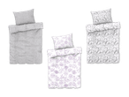Drei verschiedene Bettwäsche-Sets: eines mit Wellenmuster, eines mit Blumenmuster und eines mit geschwungenen Linien.