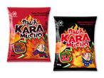 To poser krydrede kartoffelchips, en rød og en sort, med teksten 'Spicy & Tasty hot chilli'.