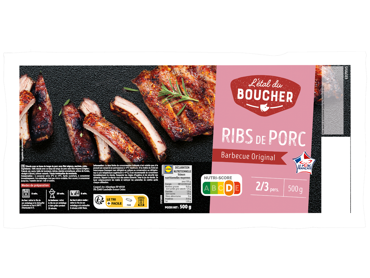 Des travers de porc marinés à la sauce barbecue, prêts à être grillés, avec des informations nutritionnelles et de préparation.