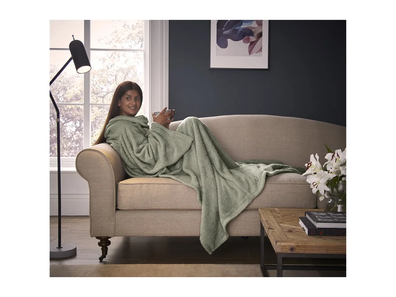 Go to full screen view: Silentnight Snugsie Wearable Blanket - Image 12