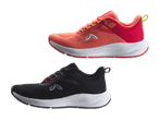 Zwei Sportschuhe, einer in Orange und Rot, der andere in Schwarz, auf schwarzem Hintergrund.