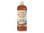 Fles perzik ijsthee met een kleurrijk etiket in woestijnstijl, met de tekst 'PEACH ICED TEA' en '1,75L'.