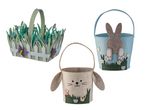 Drei Osterkörbe aus Filz: ein rechteckiger mit Zaun und Schmetterlingen, ein runder mit Hasengesicht und ein blauer mit Hasenrücken.