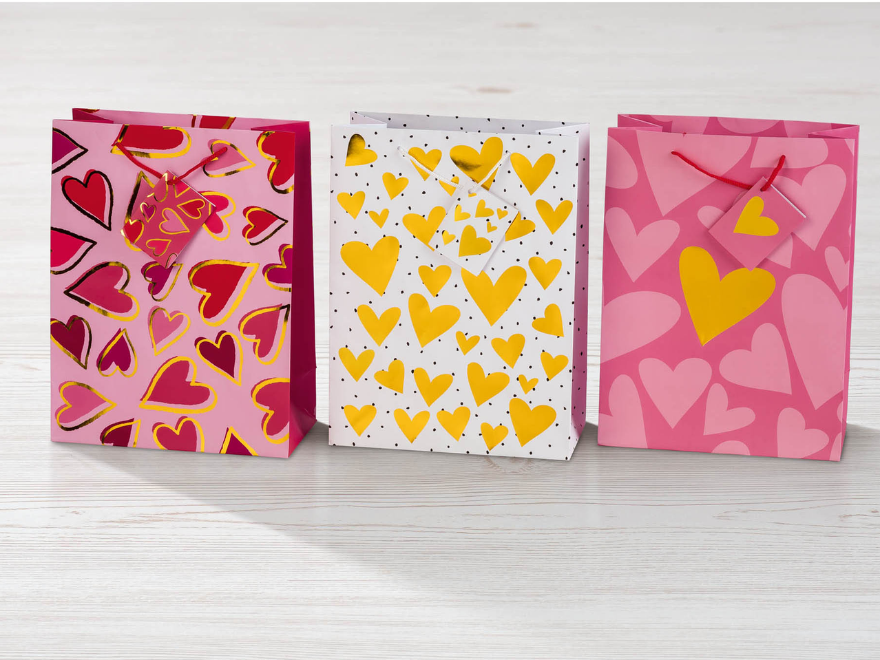 Sacchetti regalo o biglietti di auguri