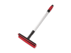 Fensterwischer mit rotem Schwamm und Griff