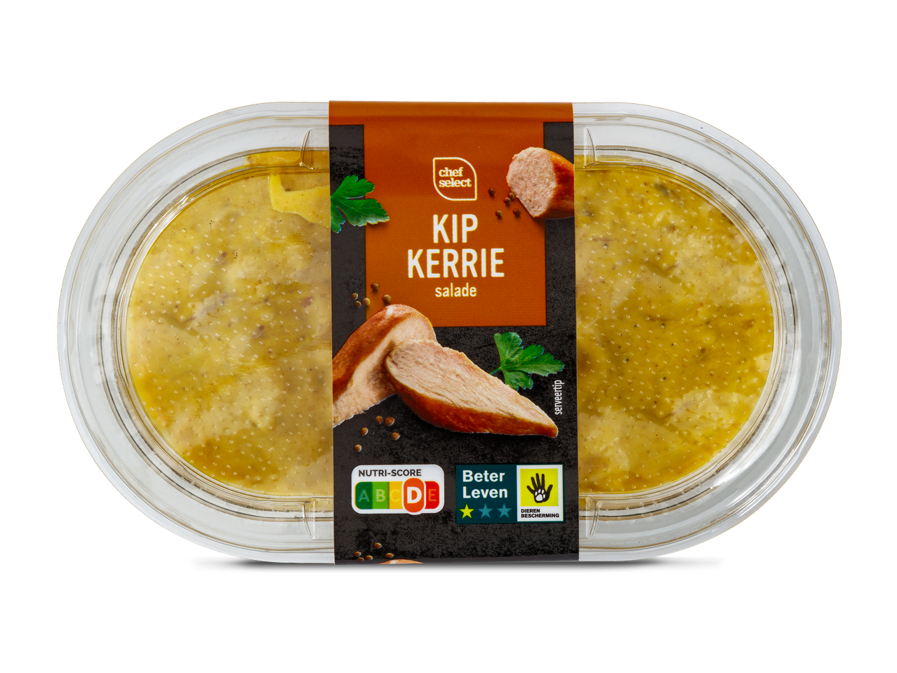 Kip kerrie salade in een transparante verpakking met een bruin etiket, Nutri-Score en Beter Leven keurmerk.