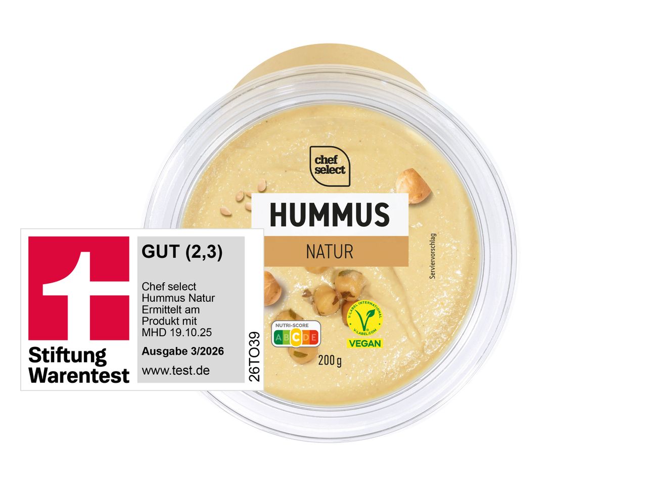 Hummus Natur in einer durchsichtigen Schale mit Nährwertkennzeichnung und Stiftung Warentest Bewertung.