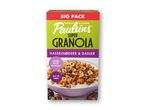 Paulúns Super Granola med hasselnødder og dadler i en stor pakke.