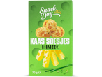 Snack Day kaas soesjes en kaasschijfjes.