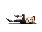 Mulher a fazer abdominais com acessórios de fitness Crivit e pesos de tornozelo.