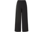 Pantaloni negri, cu picior larg și talie elastică.
