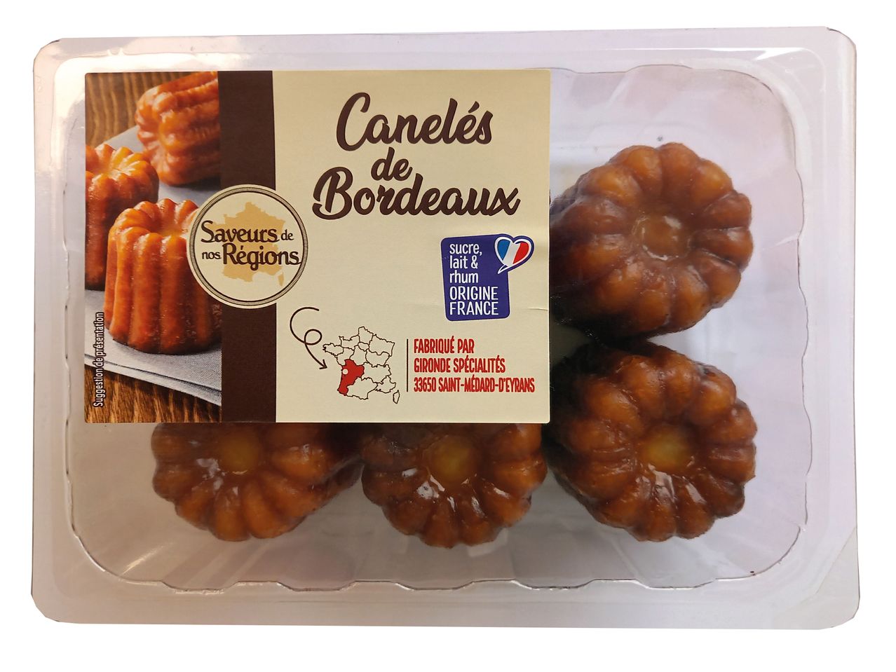 Canelés de Bordeaux en paquet.