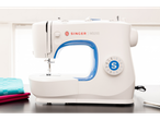Singer M3205 sewing machine: white and blue model with fabrics.