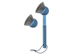 Deux brosses de nettoyage avec manche.