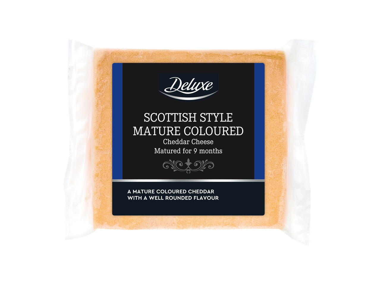 Verpakte Schotse gerijpte gekleurde cheddar kaas, 9 maanden gerijpt, met het label 'Deluxe'.
