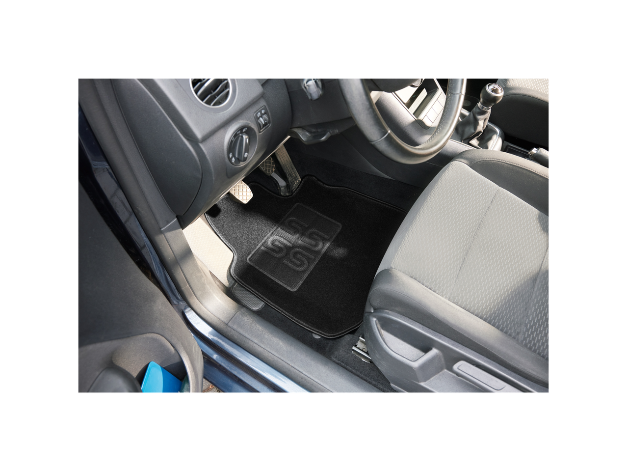 Accesați vizualizarea pe ecran complet: Covorașe auto - Imagine 1