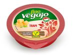 Fino Vegajo Trapi: Vegán sajt piros csomagolásban.