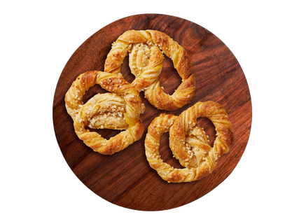 Perec krémes töltelékkel és mandulaszórással