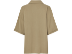 En khaki, kortärmad skjorta med krage, bakifrån.