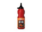 Rød flaske med hotdog ketchup, der fremhæver en hotdog og 50% bioplast.