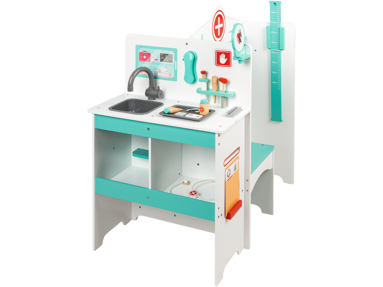 Vaikų medinė žaidimo gydytojo klinika su praustuvu, medicininiais įrankiais ir ūgio matuokliu.