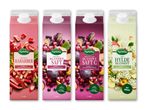 Fire kartoner med saft: rabarber, blandet saft light, blandet saft C og hyldeblomst.