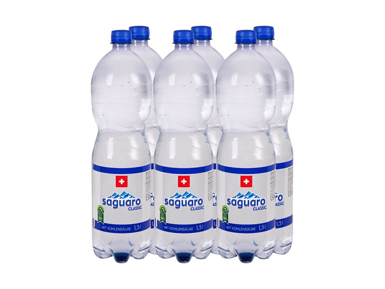 Sechs Flaschen Saguarro Classic Mineralwasser mit Kohlensäure stehen auf weißem Hintergrund.