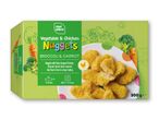 En pakke med Chef Select grøntsags- og kyllingenuggets med broccoli og gulerod.