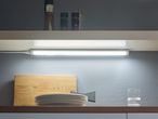 LED лента за вграждане Livarno Home, монтирана под кухненски рафт, бяла.