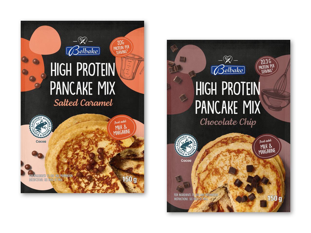To Belbake High Protein Pancake Mix poser, en med saltet karamel og en med chokoladechips.
