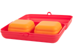 Rožinė pietų dėžutė su dviem oranžiniais indeliais.