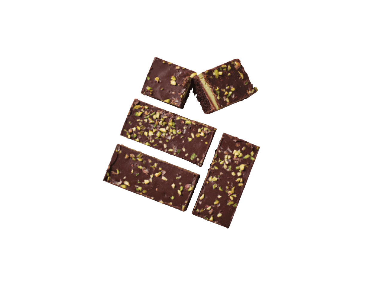 Šokolaadi-pistaatsia koogikesed mustal taustal.