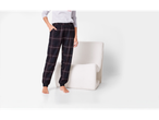 Pantaloni de pijama Esmara de damă, în carouri, cu talie elastică și manșete.