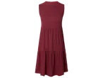 Robe midi sans manches bordeaux avec une jupe à volants.