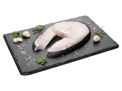 Friss kékcápa steak csonttal