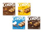 Fire forskellige Cornys müslibarer: chokolade, chokolade-banan, kokos og mørk chokolade.
