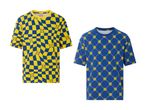 To Lidl T-shirts, en med gult og blåt skakternet mønster og en med blåt mønster.