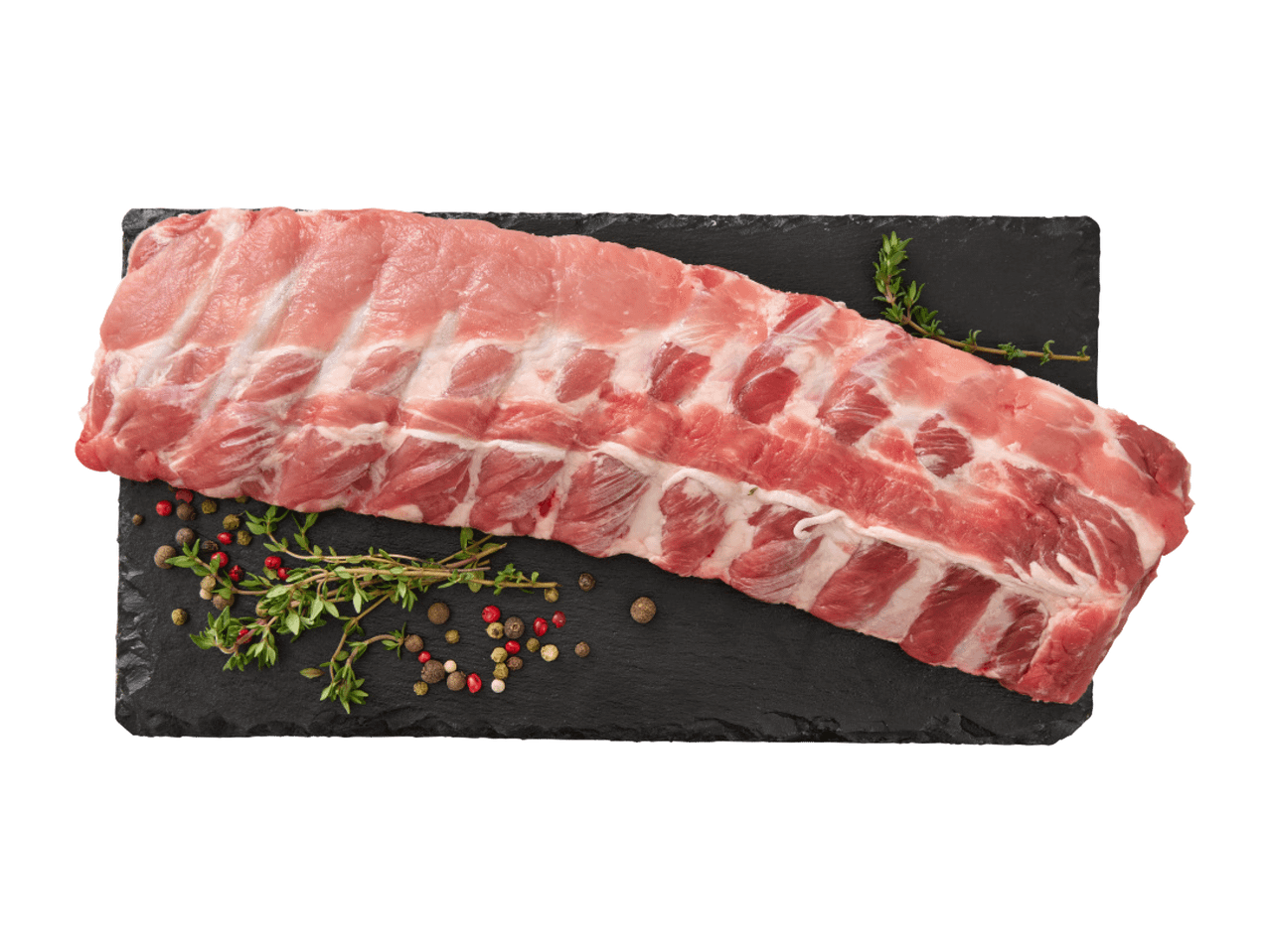 Toores sealiha ribid mustal laual tüümiani ja pipraga