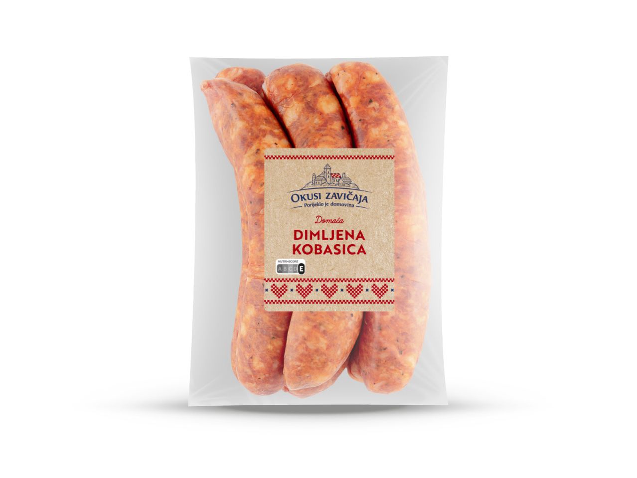 Pakiranje domaćih dimljenih kobasica Okusi Zavičaja s Nutri-Score E oznakom.