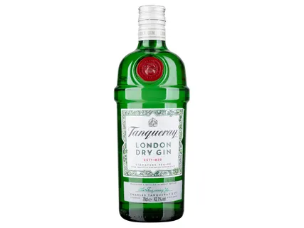 London Dry Gin / Flor Sevilla gin* / Blackcurrant royale gin*