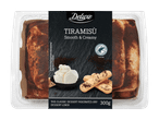 Deluxe Tiramisu in einer durchsichtigen Plastikverpackung, mit der Aufschrift „Smooth & Creamy“ und „300g“.
