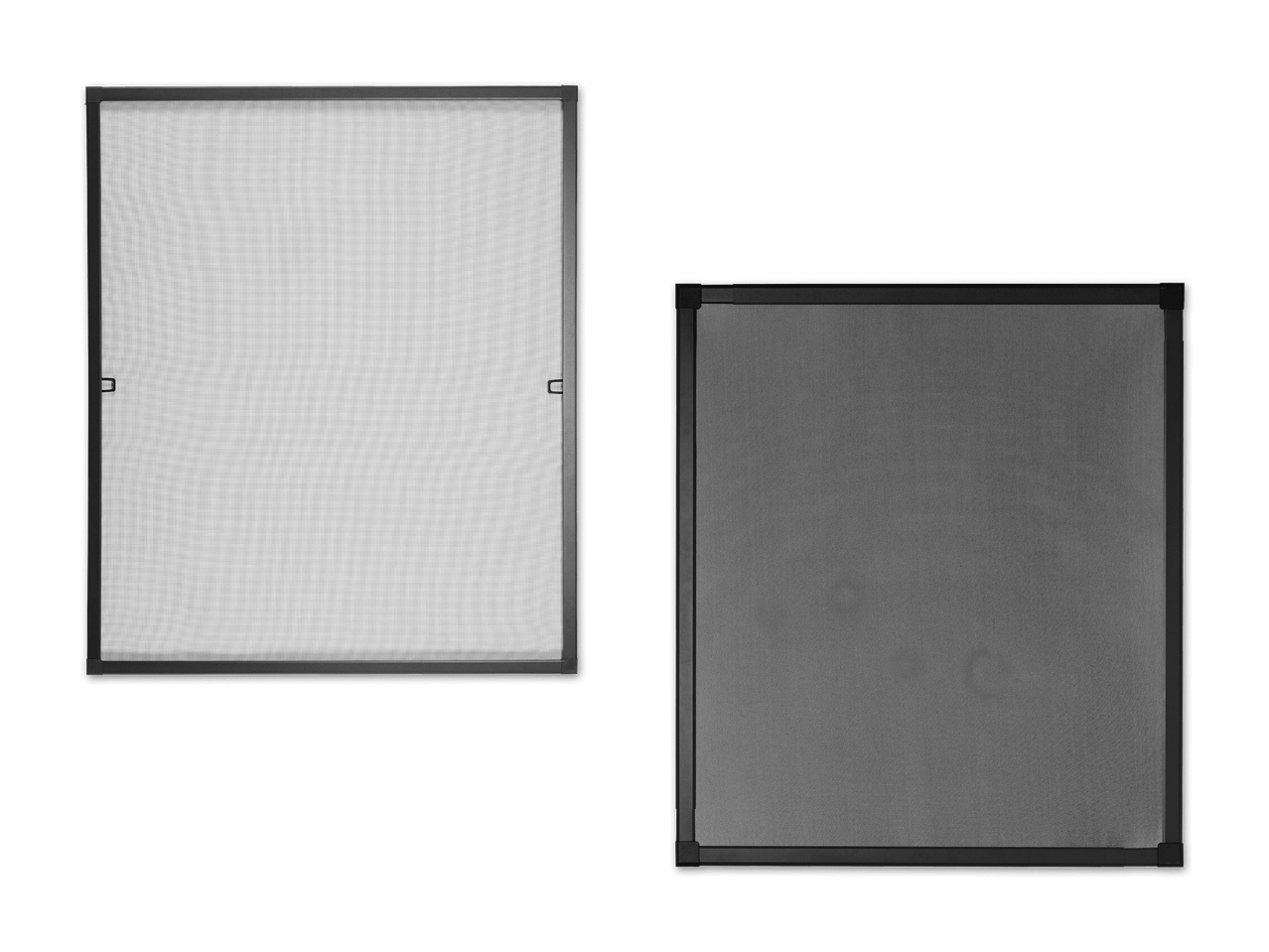 Zwei Fliegengitter, eines hellgrau und eines dunkelgrau, auf schwarzem Hintergrund.