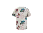 T-shirt branca com padrão de cachorros de desenho animado e emblemas coloridos