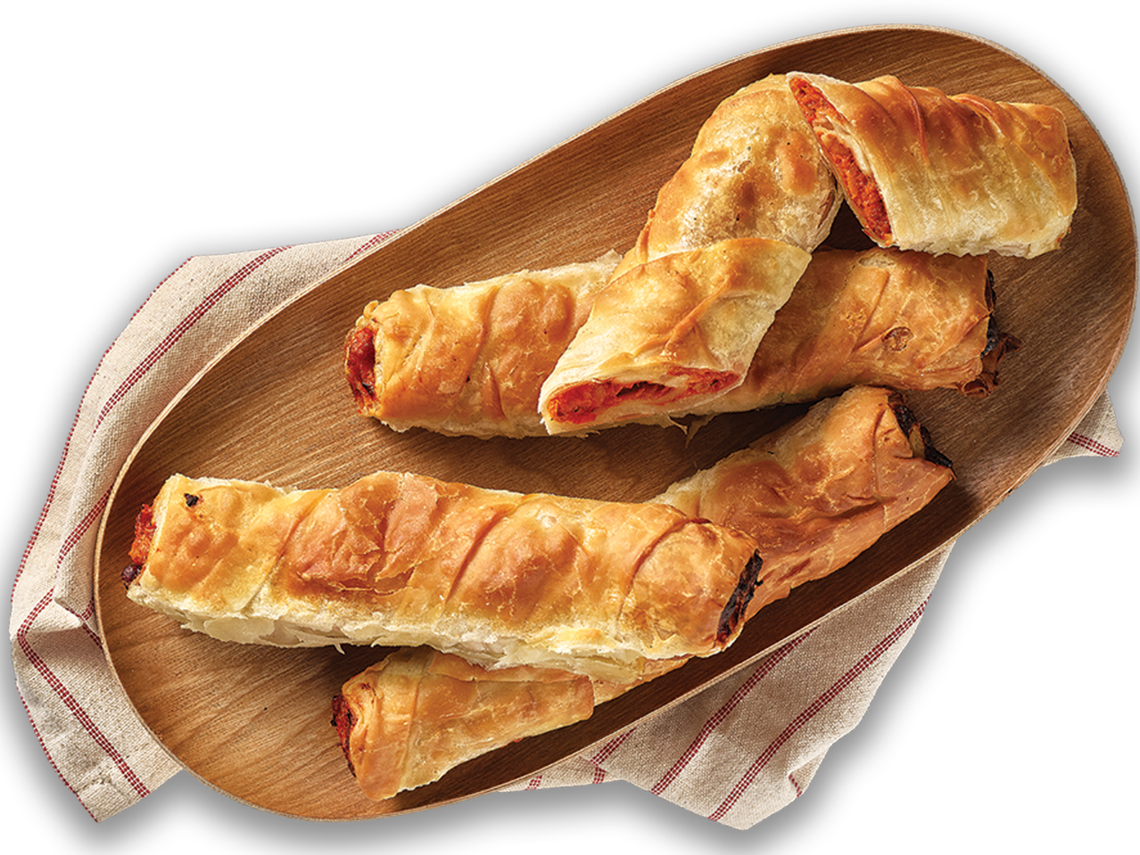 Slane štapiće od lisnatog tijesta na drvenom pladnju.