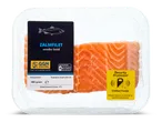 Verpakte zalmfilet zonder huid, 300 gram, met Nutri-Score A-E en beveiligingslabel.