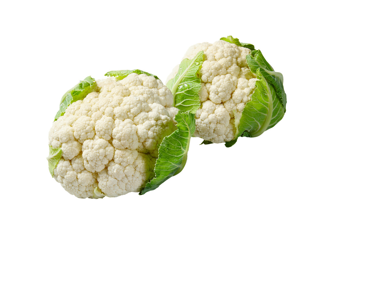 Kaks värsket lillkapsapead roheliste lehtedega.